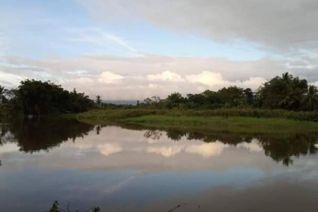 فيلا Casa Flor De Annia ~ Cozy 2 Bdrm On The River Sierpe ~ Walkable To Town المظهر الخارجي الصورة
